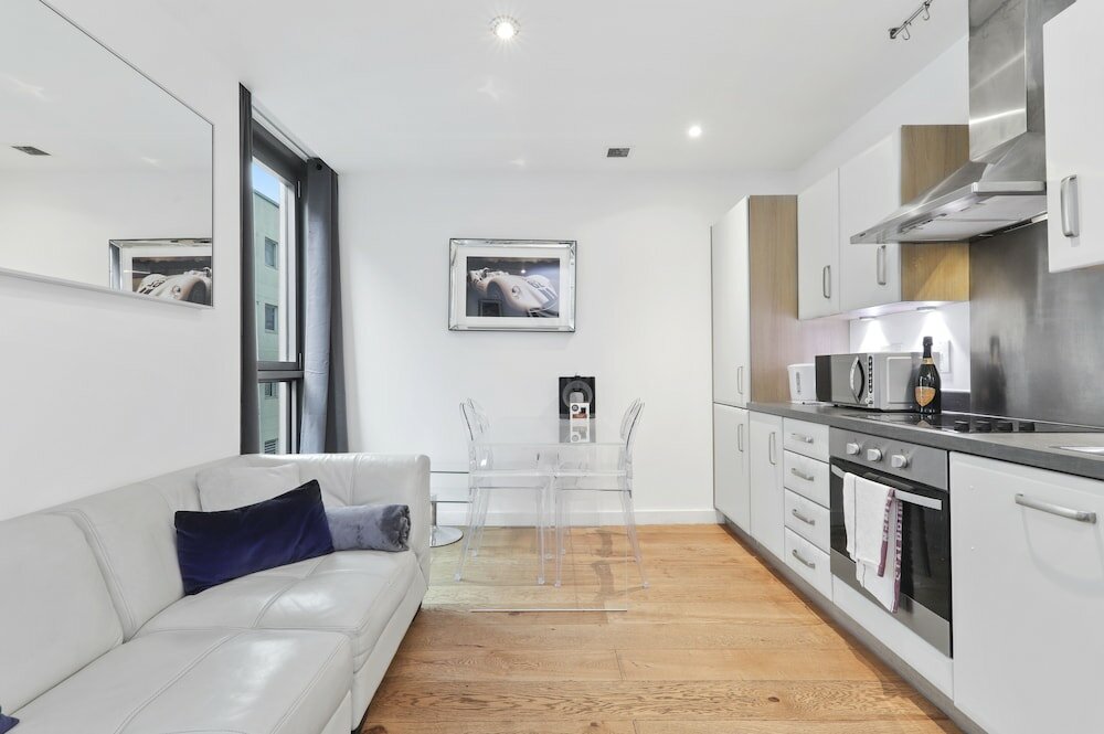 Фото 1 Bed City Apartment by City Stay