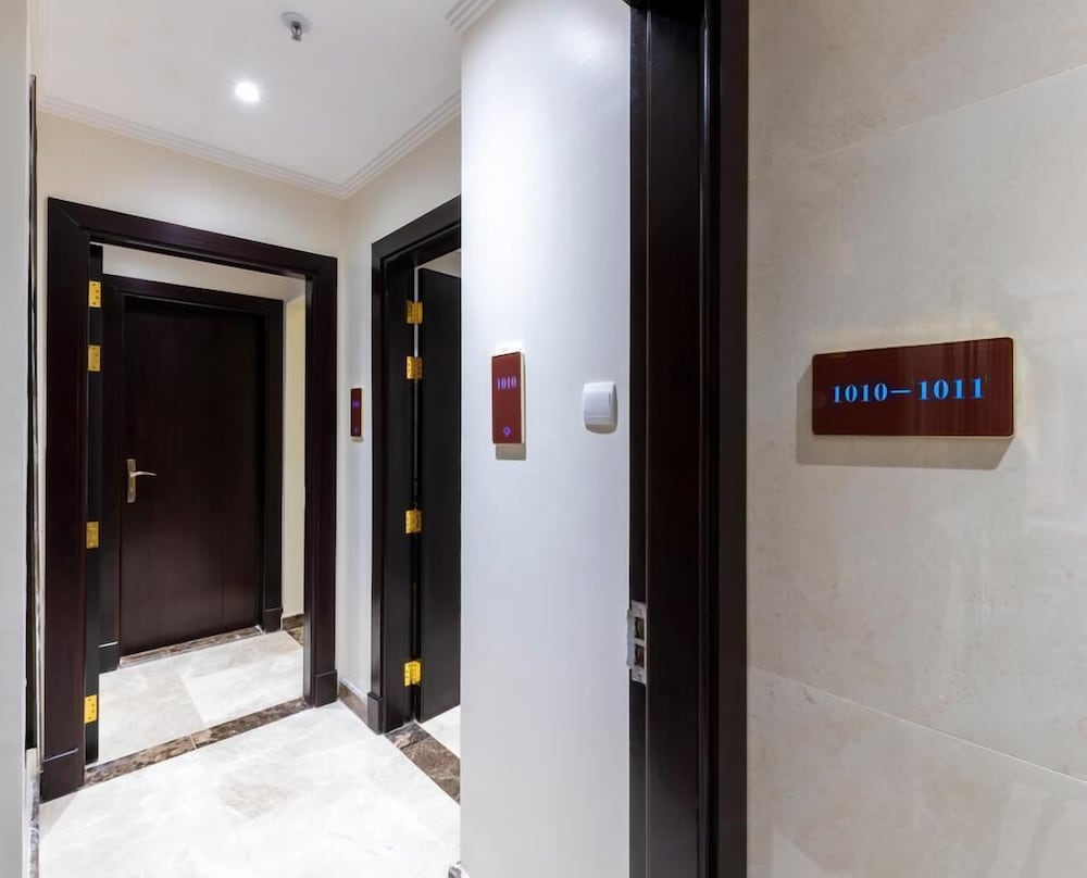 Фото Snood Remaz Hotel