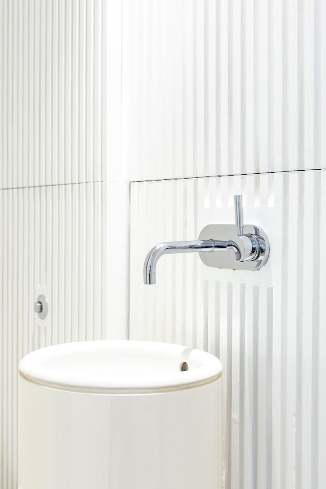 Фото 2 Bed 2 Bath Apartment Off Regent Street