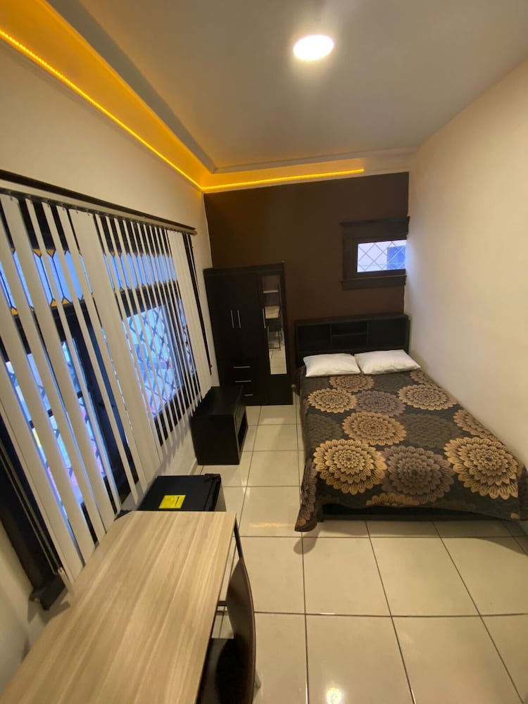 Фото Roomies Hostel Centro Medico