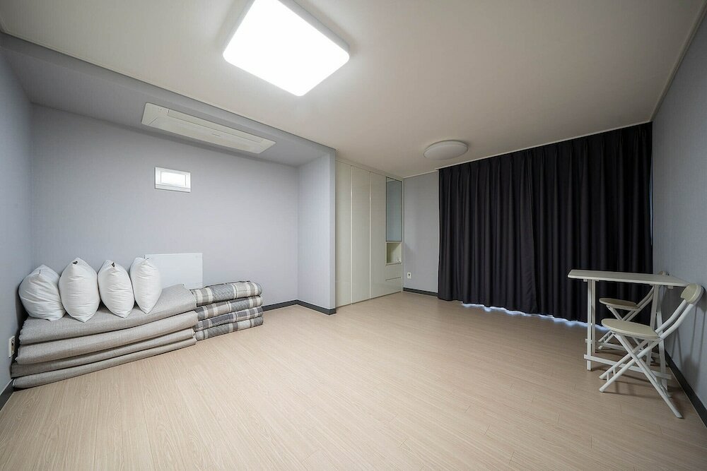 Фото Yeosu Myoungga Hotel