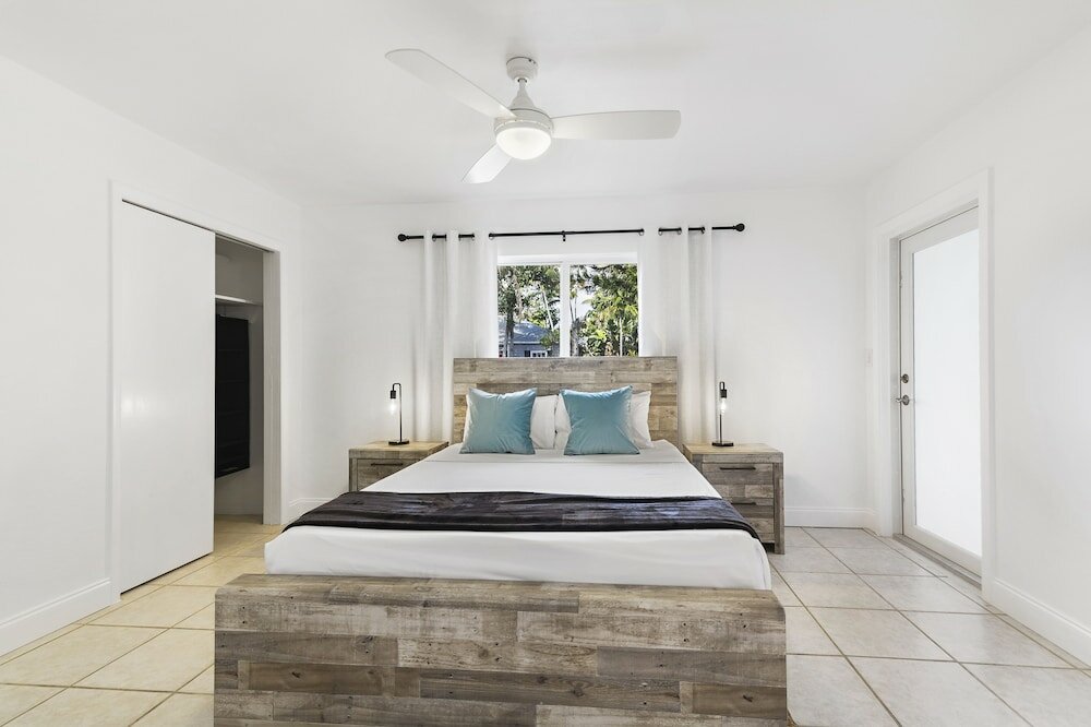 Фото Alani Bay Premium Condos