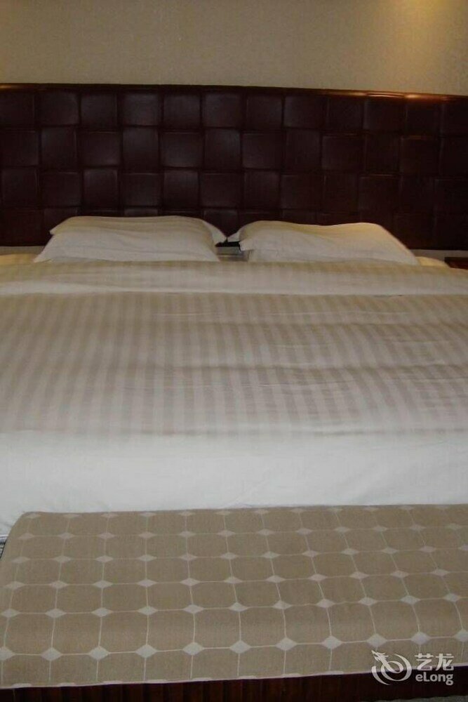 Фото Huaweida Hotel