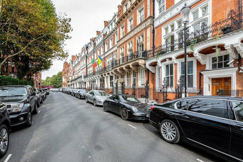 Гостиница Earls Court Road Apartments в Лондоне