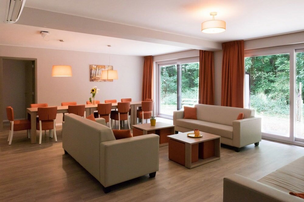 Фото Holiday Suites Limburg