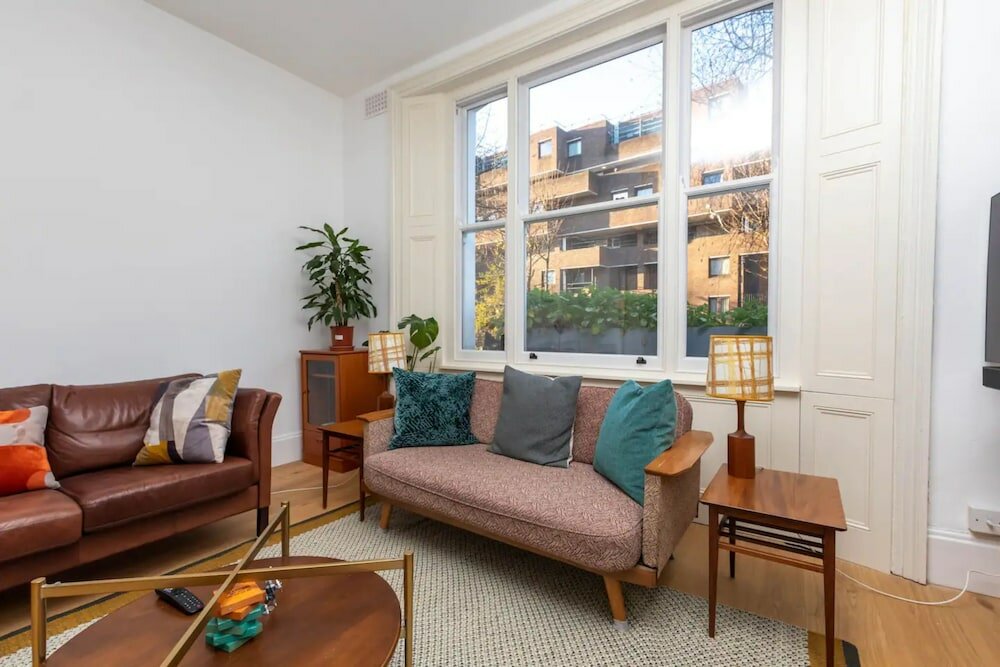 Фото Spacious and Bright 2 Bedroom Flat in Kentish Town