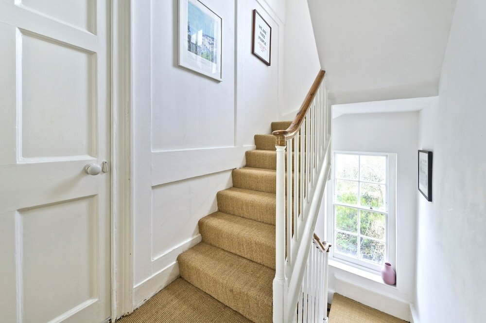 Фото Historic Family Home Near Hampstead Heath by Underthedoormat