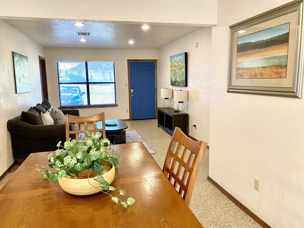 Фото Garage Studio near Oushc Hospital