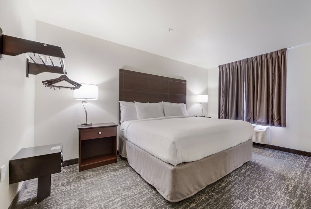 Фото Cobblestone Hotel & Suites - Two Rivers