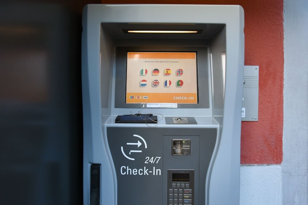 Фото Swiss Star California