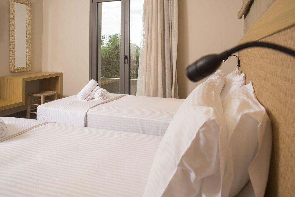 Фото Elaia Grove