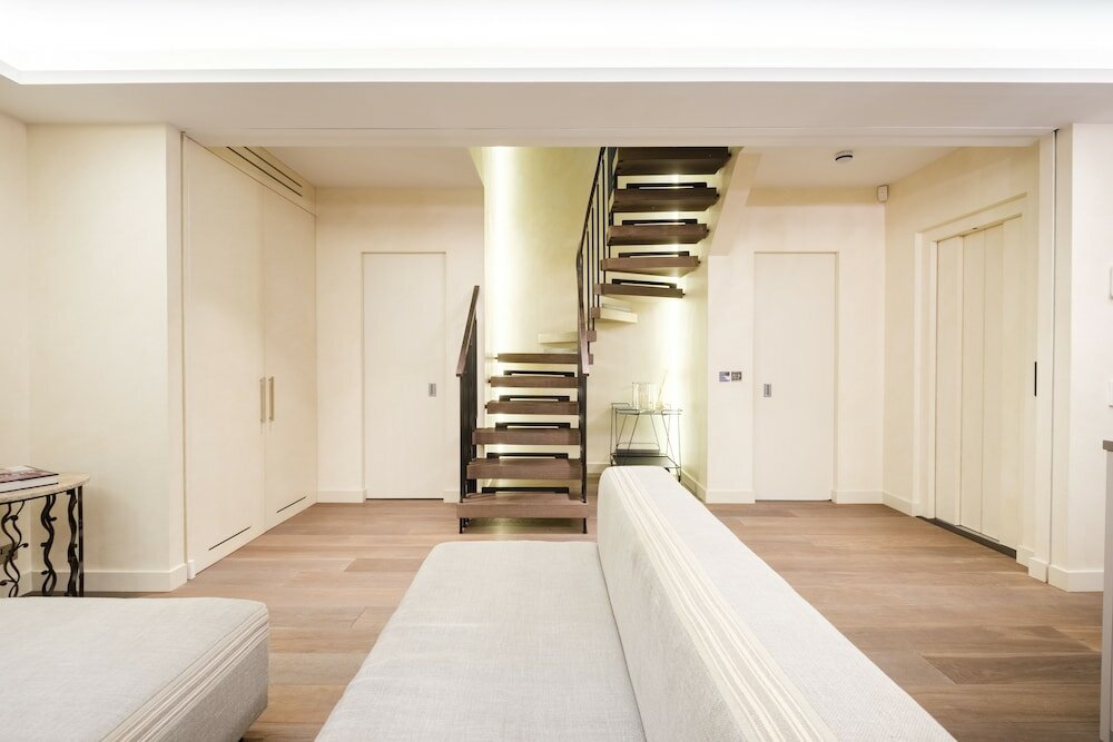 Фото Luxury Home with 3 Bed 2 Bath in London