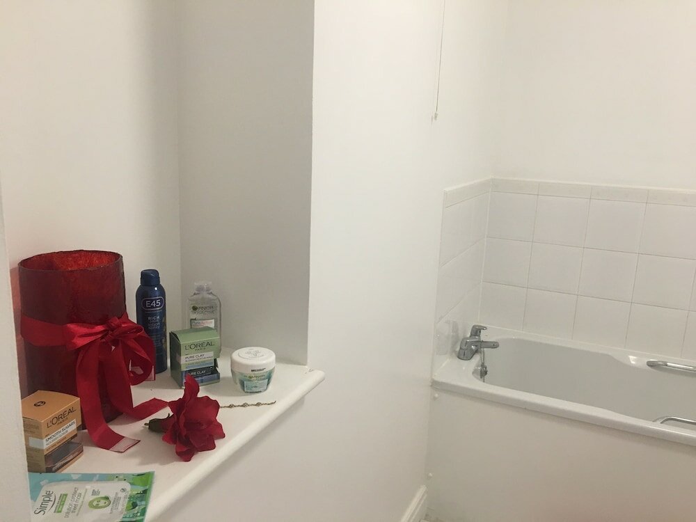 Фото 2 Bed Flat, Dedicated Workspace, Parking, 4ktv