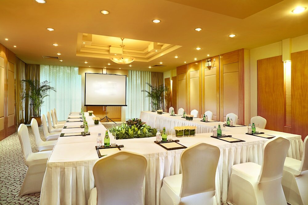 Фото Dongguan Mcb Lake Hotel