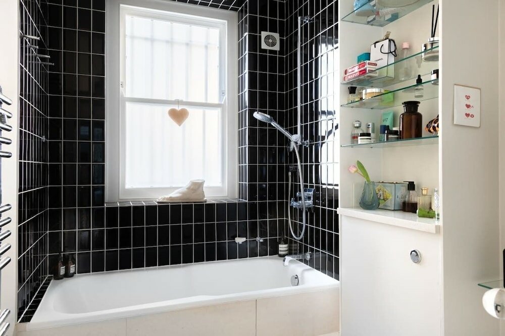 Фото The Maida Vale Retreat - Modern & Central 2bdr Apartment With Parking