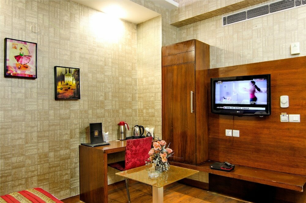 Фото Hotel Omega Residency