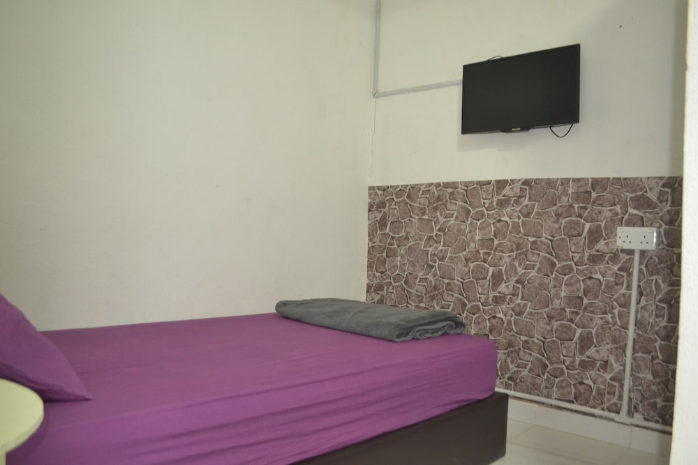 Фото Spot On 89821 Batu Maung Sempoi Inn And Cafe