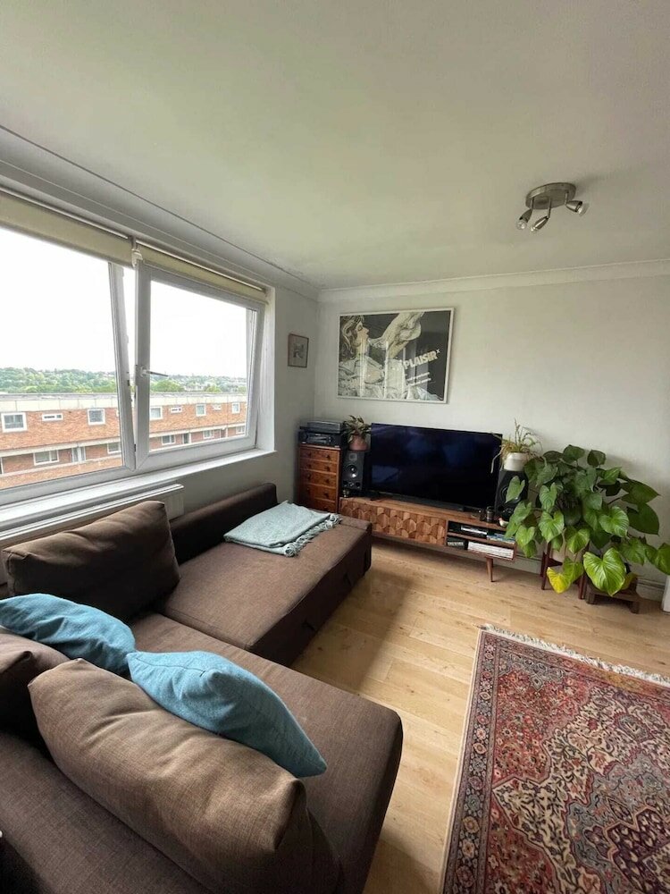 Фото Trendy 2bd Flat - 6 Minutes to Wimbledon