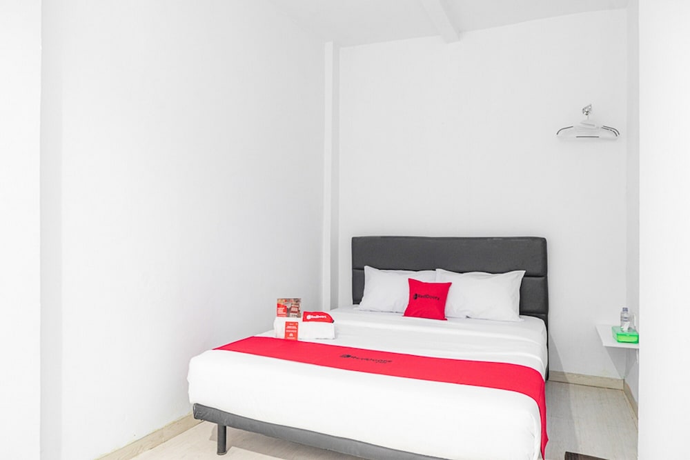 Фото RedDoorz near Pecenongan 2