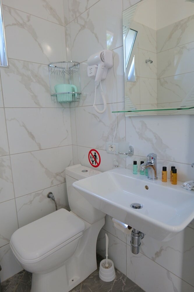 Фото Shark Hotel