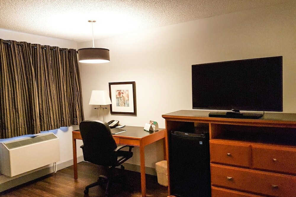 Фото Quality Inn West Edmonton