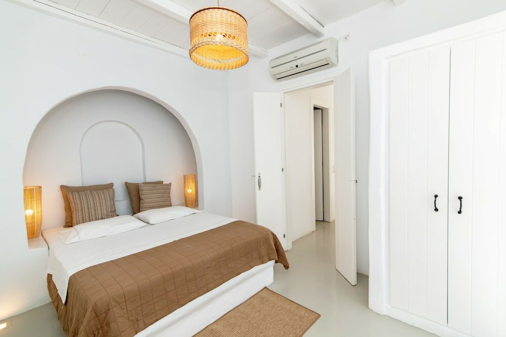 Фото Ninemia Suites & Open air SPA