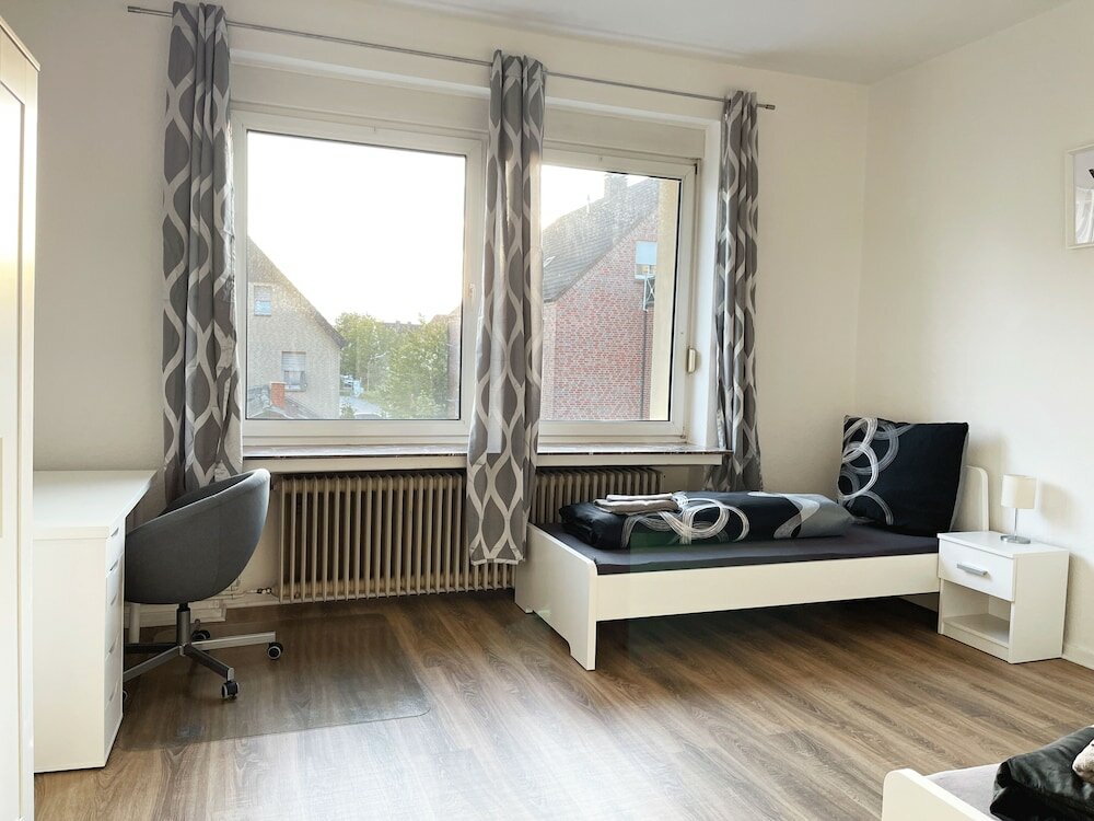 Фото Apartments for fitters i Schützenstr. 4-12 i home2share