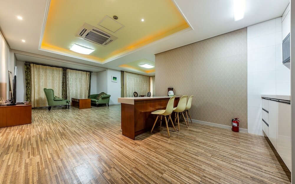 Фото Yeosu Hotel Provence