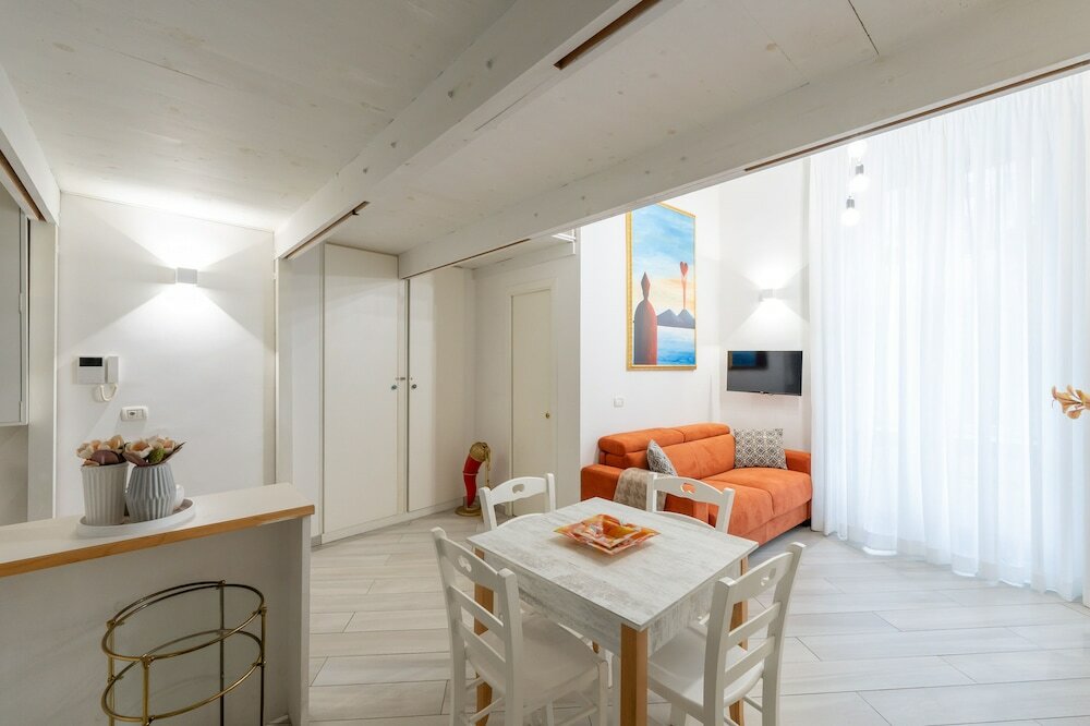 Фото Palazzo della Porta - VIA Toledo 55