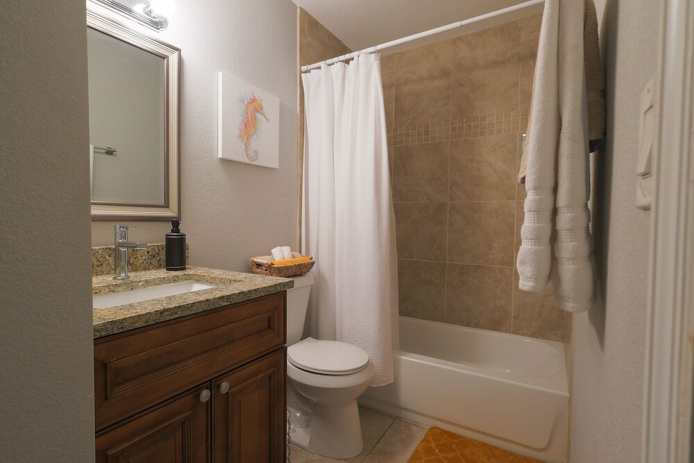 Фото Saint Joseph Suites Down Town Tampa