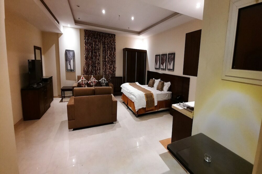 Фото The Blue Rose Hotel - الورده الزرقاء للوحدات السكنيه