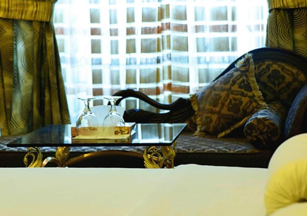 Фото La-Taska Motel