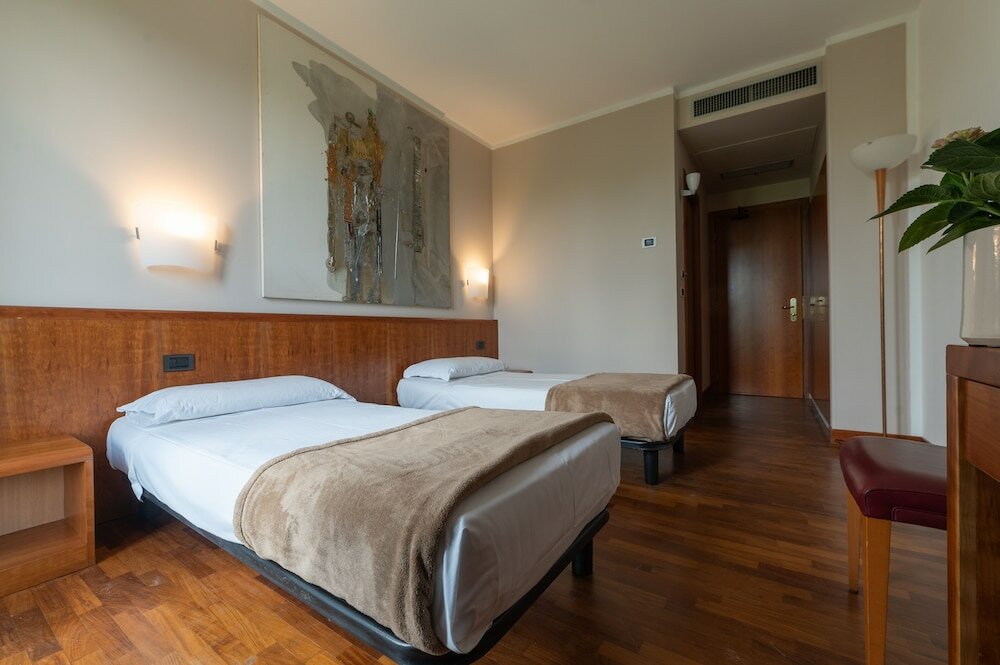 Фото Hotel Querini Budget & Business Hotel