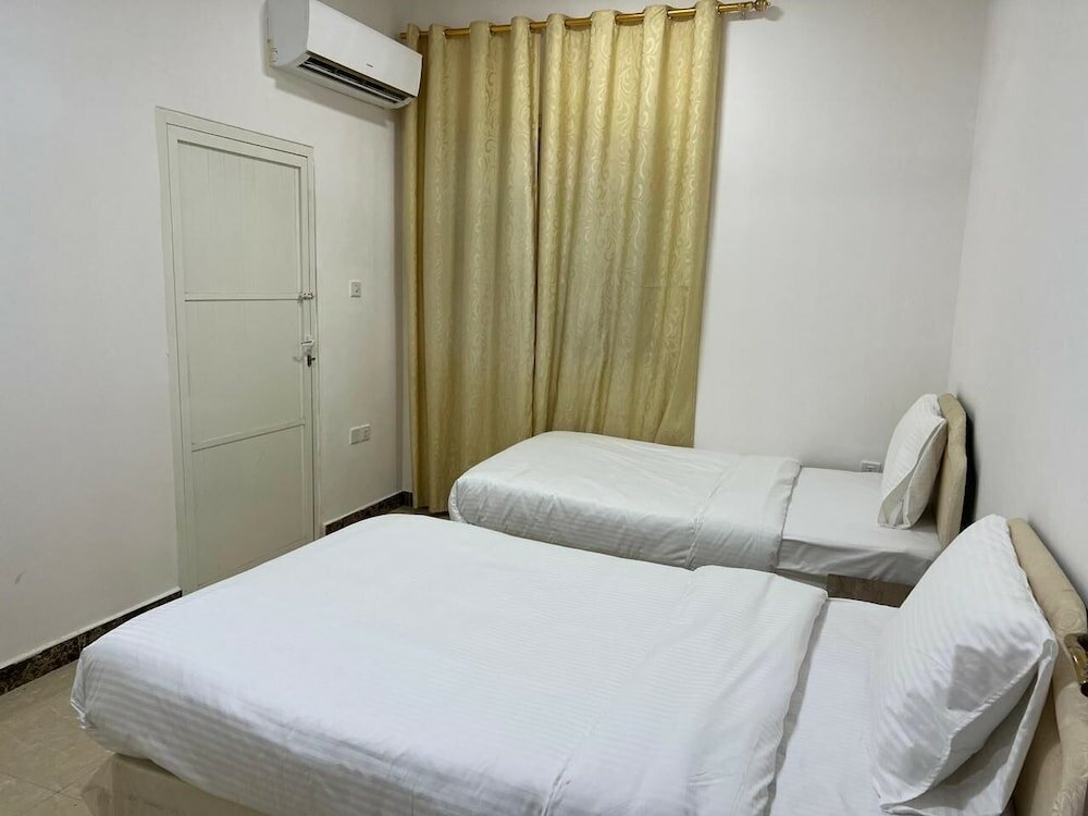 Фото Al Homur Building