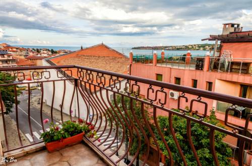 Фото Дом Младенови