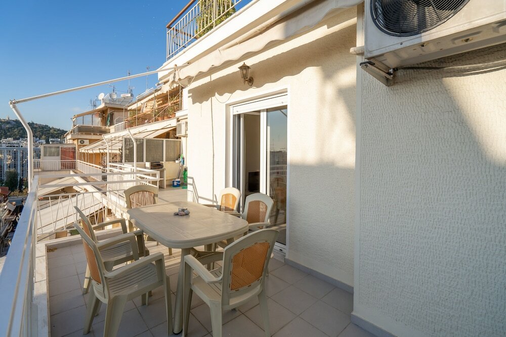 Фото Fotomara sunny and colourful apartment