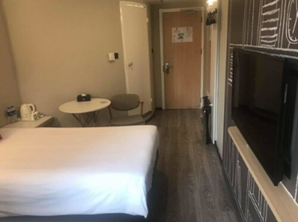 Фото Ibis Shanghai Chengshan Road