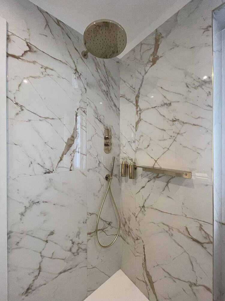 Фото Bellagio Luxury Suites Apartments