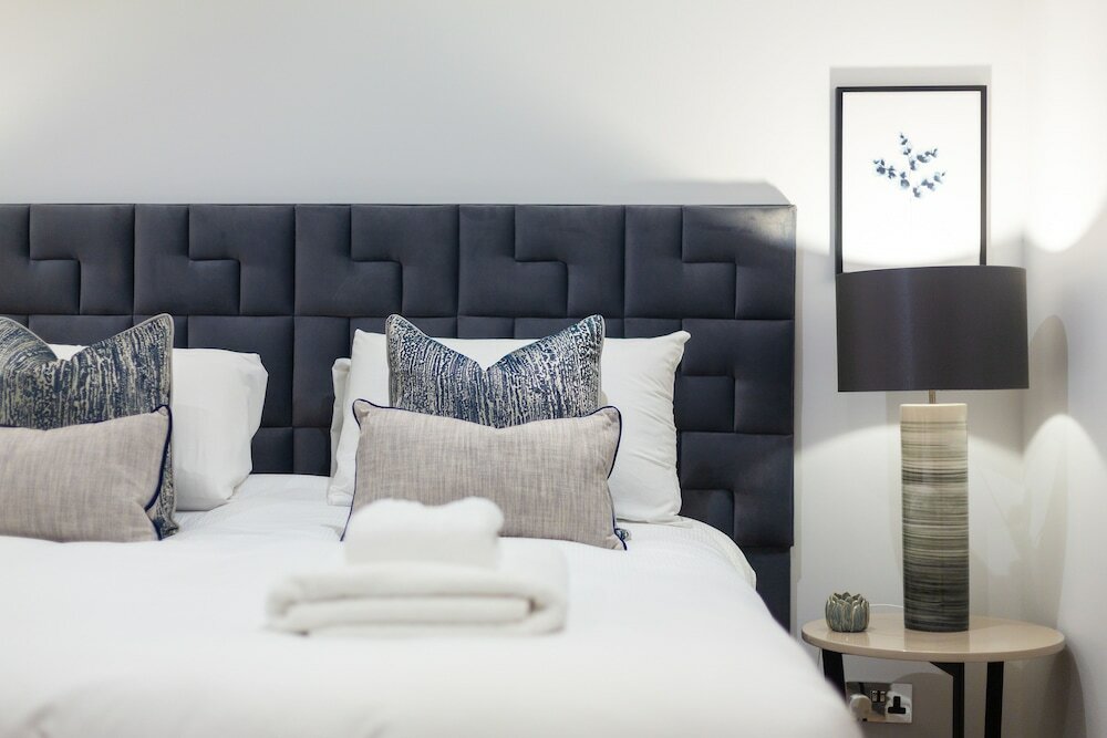 Фото The Carlyle - Elegant Serviced Apartments