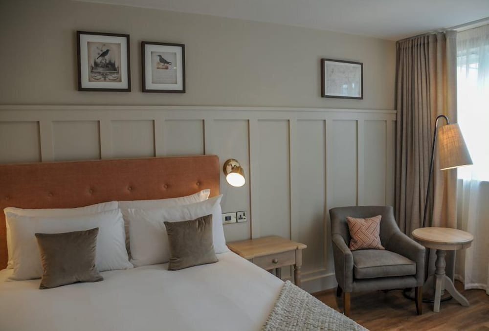 Фото The Lion at Malpas