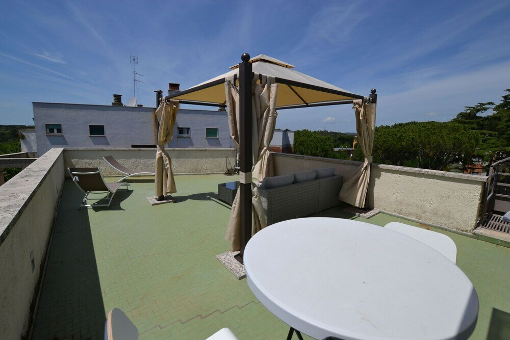 Фото Wonder Penthouse Attic