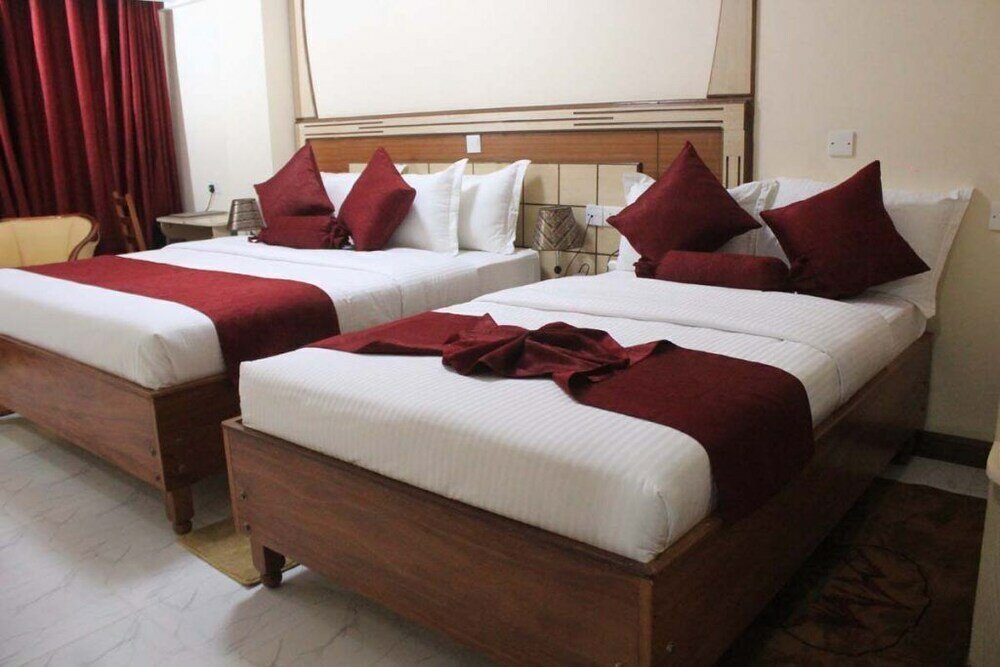 Фото Empolos Hotel Limited