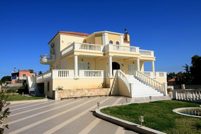 Гостиница Luxurious Villa Anthi