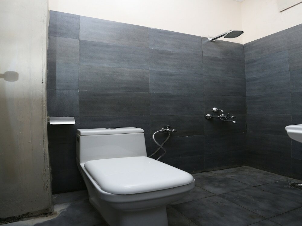 Фото Oyo 28670 Hotel Dev Palace