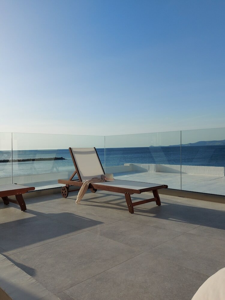 Фото Wave Suite by the Sea