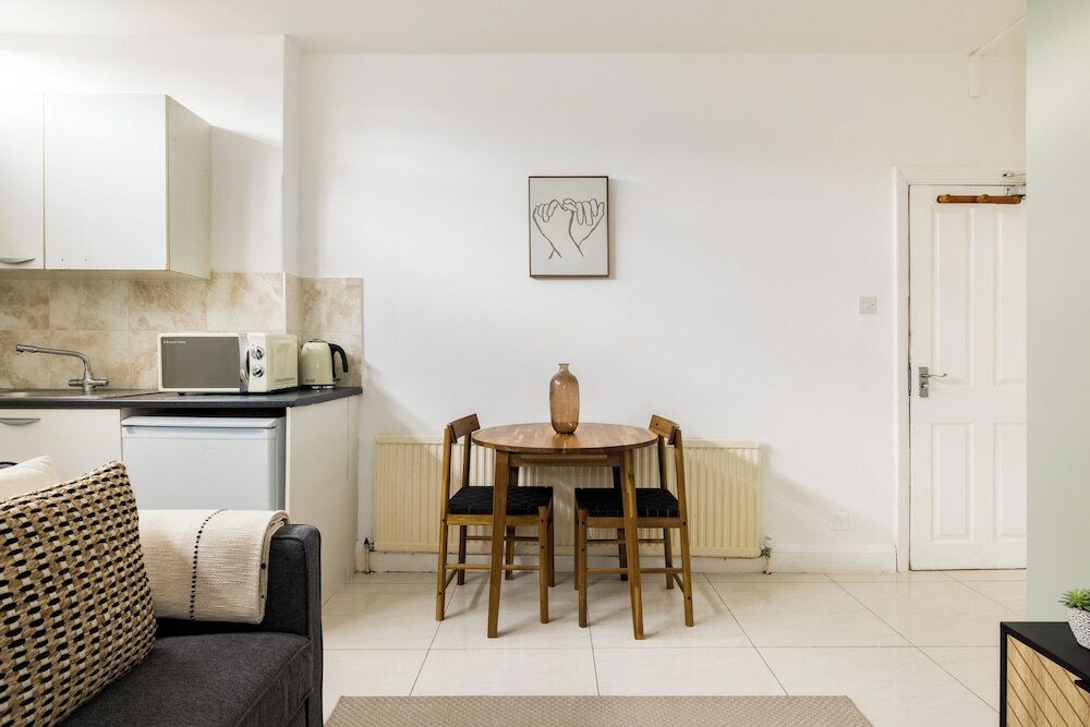 Фото The Gladstone Studio