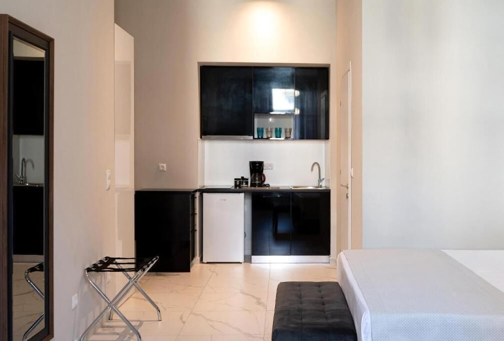 Фото Black Onyx Comfort Suites