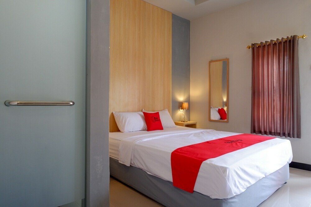 Фото RedDoorz Syariah near Alun Alun Tegal