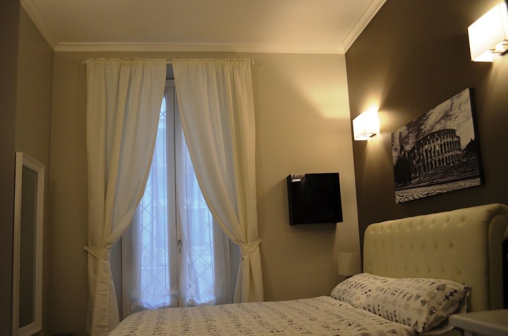 Фото Maison Vaticana