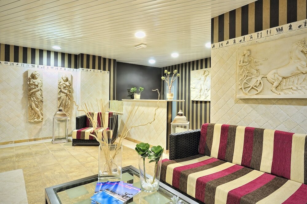 Фото Holiday World Village Hotel